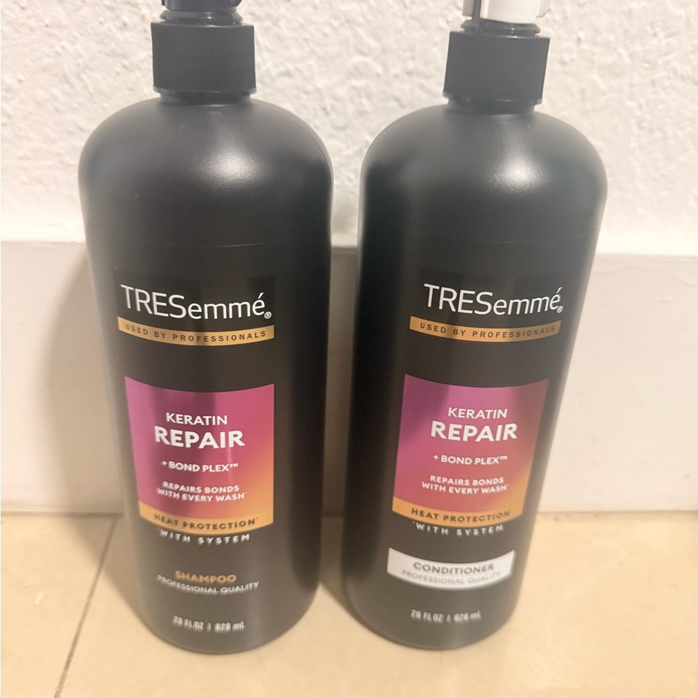TRESemmé Keratin Repair Shampoo and Conditioner Set